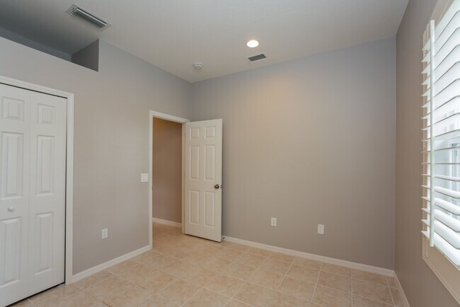 Building Photo - 6522 Blue Grosbeak Cir