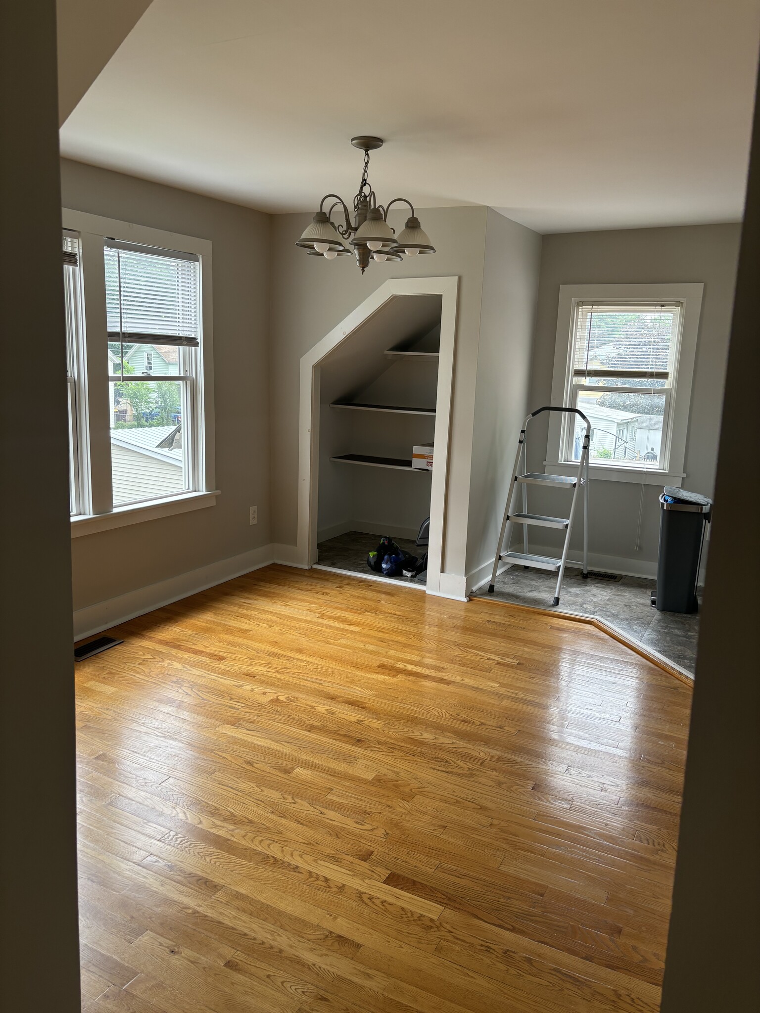 Building Photo - 16 1st St