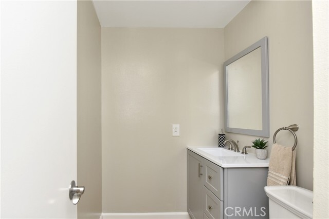 Building Photo - 4247 Larwin Ave