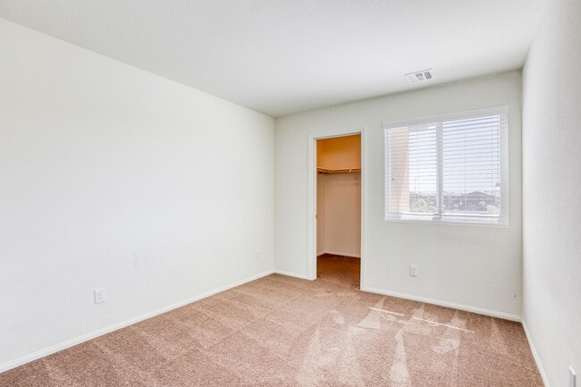 Building Photo - Great 3 bedroom home close to Nellis AFB