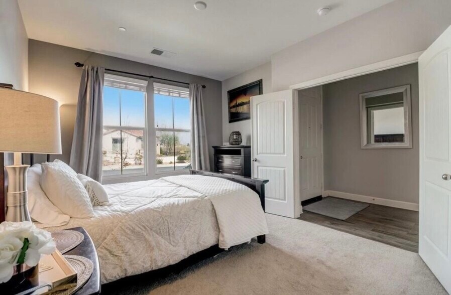 Downstairs bedroom - 445 Adobe Estates Dr