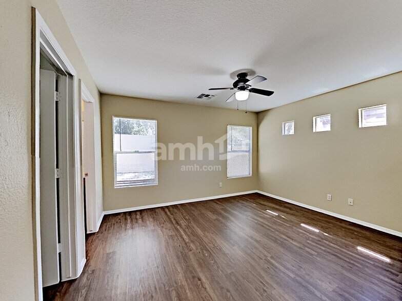 Building Photo - 2605 S Devonna Ln