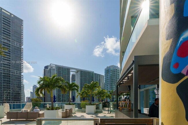 Building Photo - 200 Biscayne Blvd Way