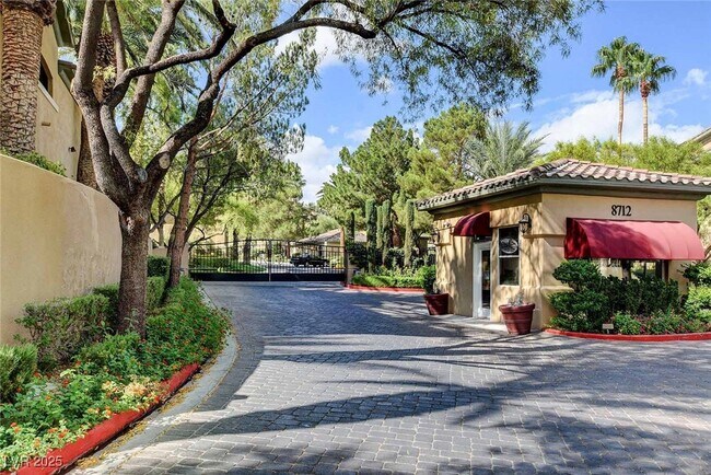 Building Photo - 8733 Red Brook Dr