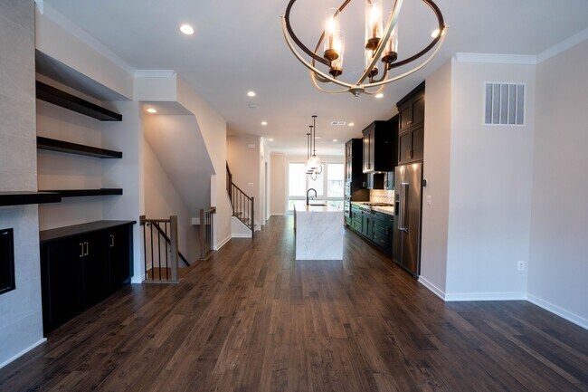 Building Photo - Luxury Reston Rental