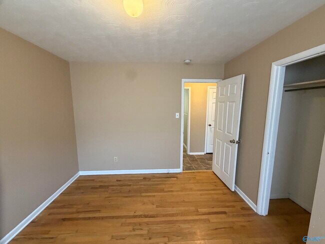 Building Photo - 1802 Tunsel Rd SW
