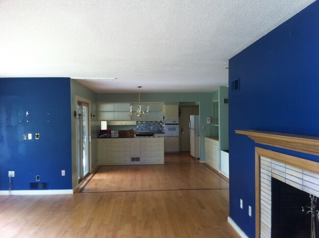 Building Photo - Beautiful Lakeside home in Windsor Vermont - Will go fast (CURRENTLY UNDER CONTRACT)