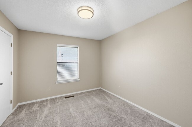 Building Photo - 7500 S Fern Ave