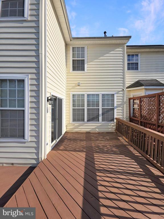 Building Photo - 9902 Woodview Dr