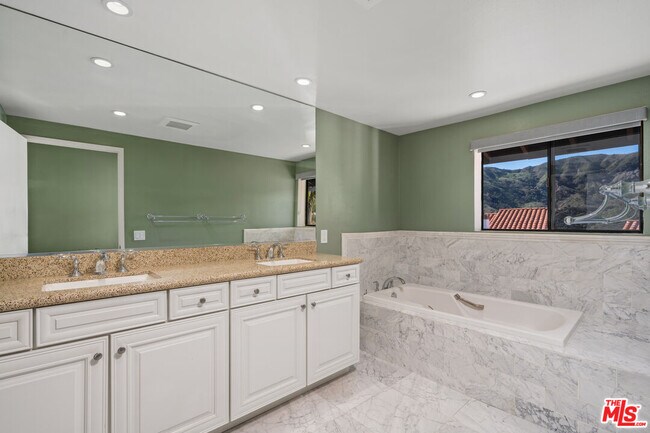 Building Photo - 1548 Michael Ln