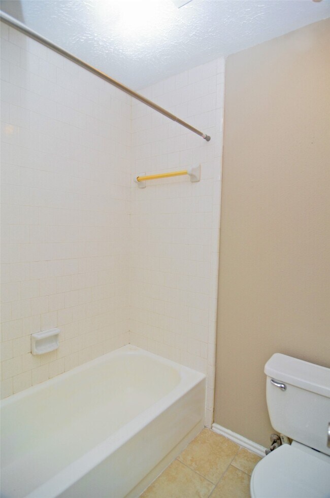 Building Photo - 745 Otter Creek Dr