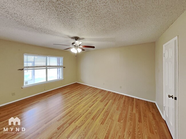 Building Photo - 21638 Longwood