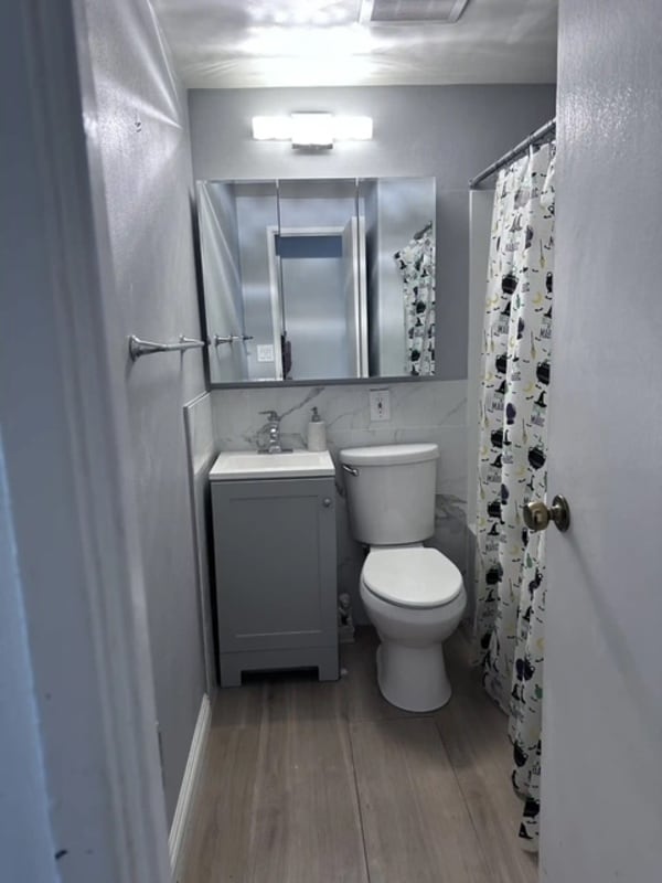 Building Photo - 9228 Ronda Ave