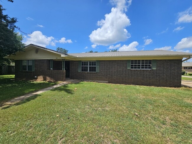 Building Photo - 705 Hummingbird Trail