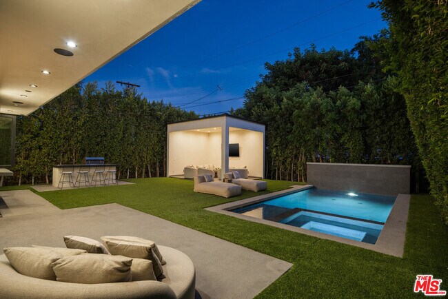 Building Photo - 14822 Hesby St