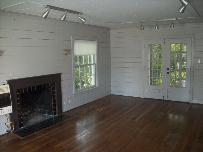 Building Photo - 2041 Norfolk St