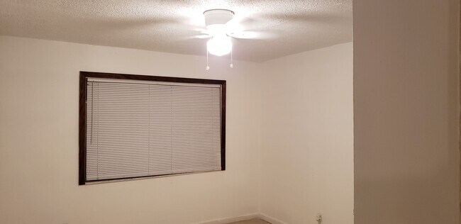 Building Photo - 5704 NW 28th St