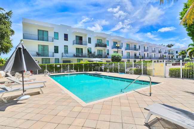 Building Photo - 2100 Van Buren St