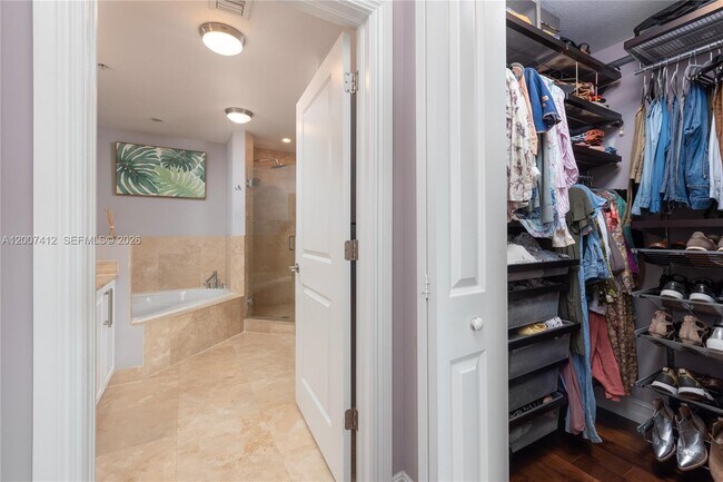 Building Photo - 1650 Galiano St