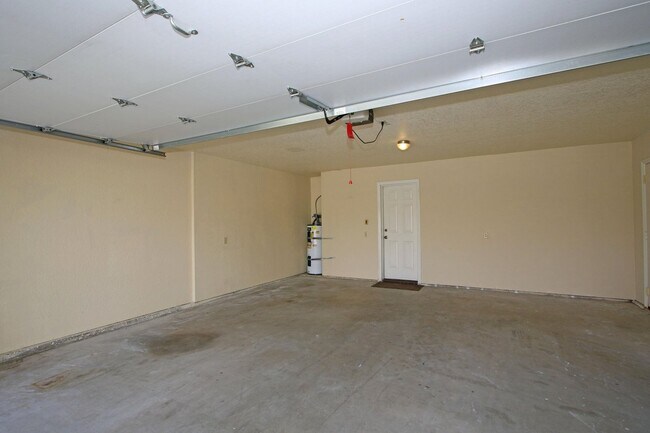 Building Photo - 78615 Bottlebrush Dr