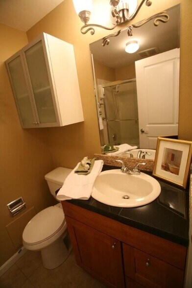 Building Photo - 2337 Minor Ave E