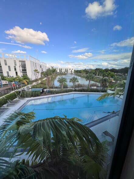 Building Photo - 20510 NW 21st Ave