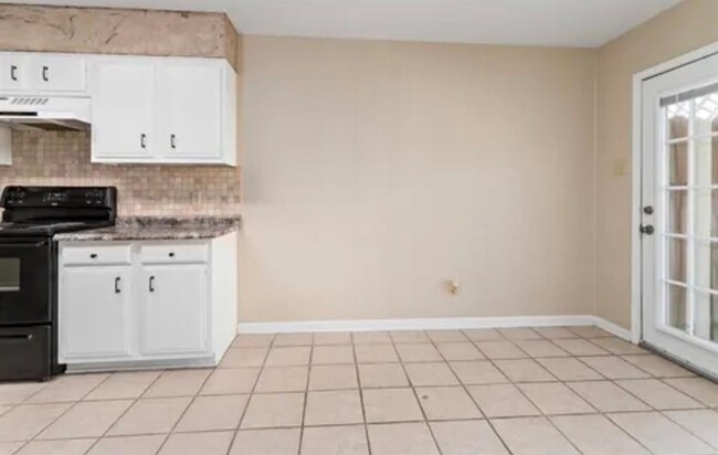 Building Photo - 6610 Marshall Pl Dr