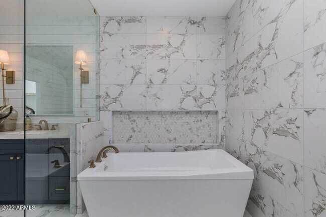 Building Photo - 22012 N 84th Pl