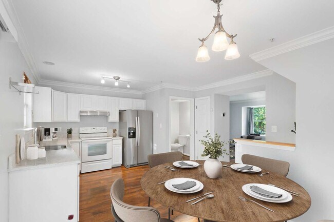 Building Photo - 207 Langdon Farm Cir