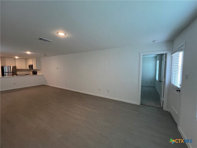 Building Photo - 534 Chevre Rd