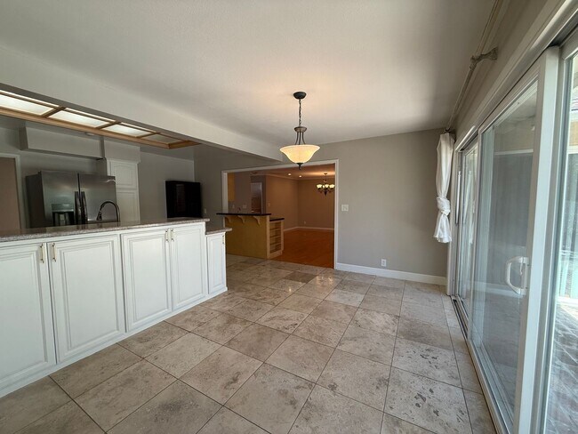 Building Photo - 5536 Fern Dr