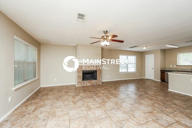 Building Photo - 4 Bedroom Pet-Friendly Home in Mesquite, TX with Main Street Renewal
