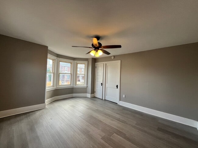 Building Photo - ***Black Friday Special: One-time $300 move- in credit applied to the first full month’s rent for...