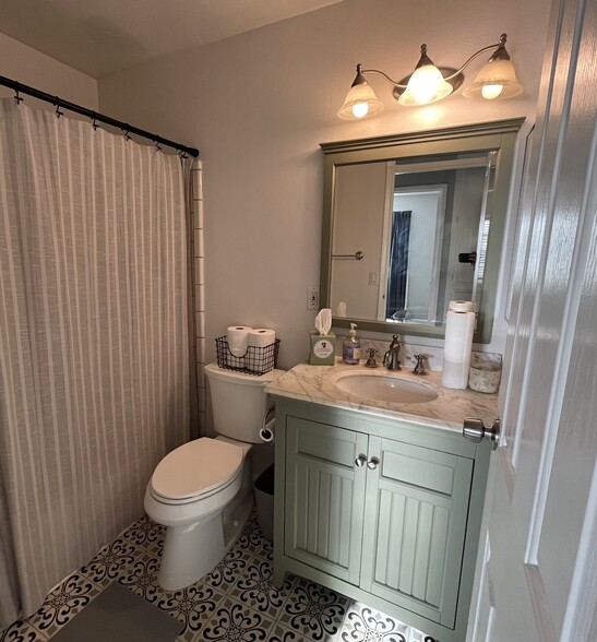 Building Photo - 15052 Rice Cir