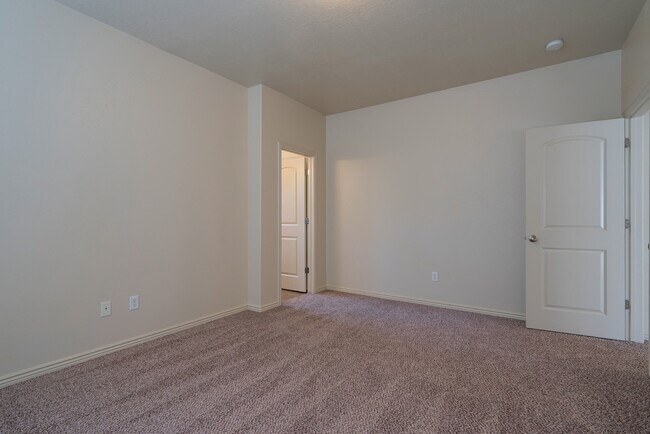 Building Photo - Spacious 3 Bedroom Corner Lot Home Near So...