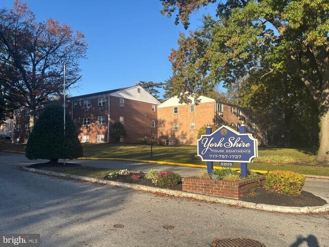 Building Photo - 3205 E Market St