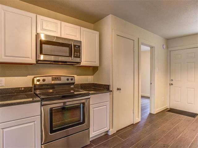Building Photo - 6403 Auburn Dr