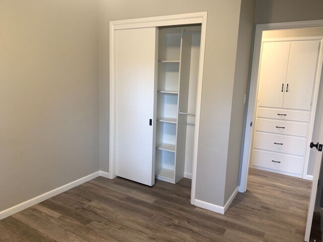 Building Photo - Completely remodeled 4 bedroom home! Hudsonville Schools