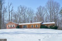 Building Photo - 500 Springvale Rd