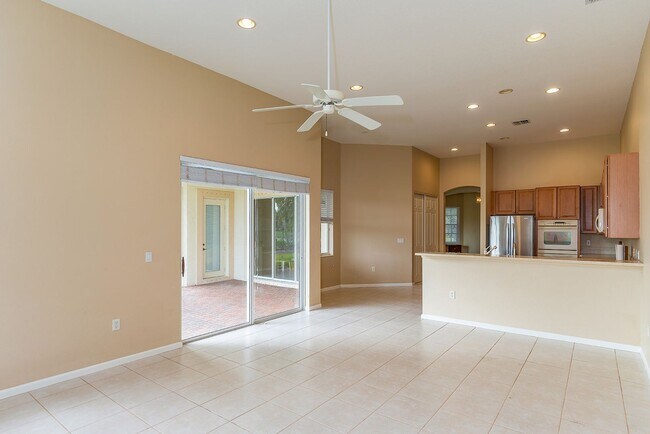 Building Photo - Spacious 4/3/3 in Hammock Creek Estates in...