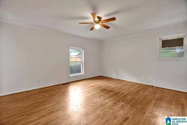 Building Photo - 3541 W Lakeside Dr