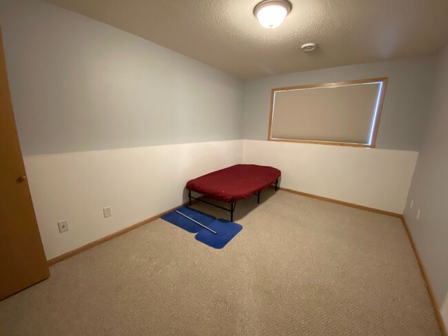 Building Photo - 3 Bed 2 Bath Twin-Home