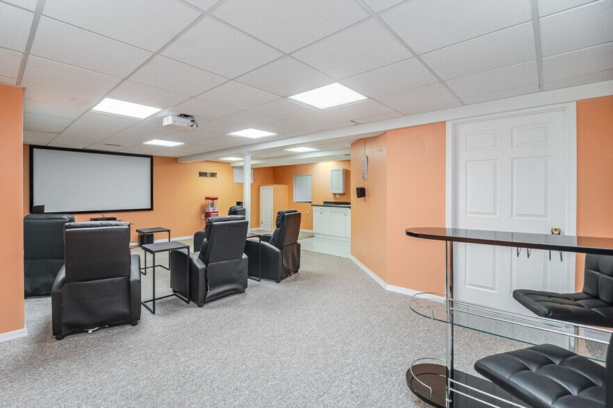 Building Photo - 8057 Mason Ln