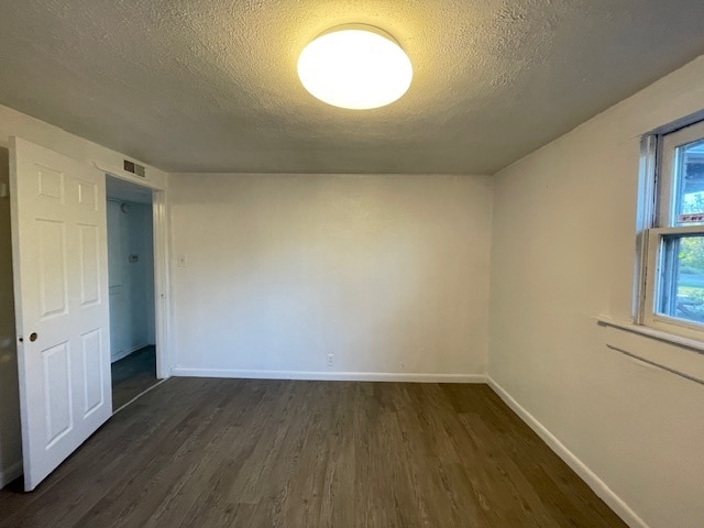 Building Photo - 2527 Riverside Dr