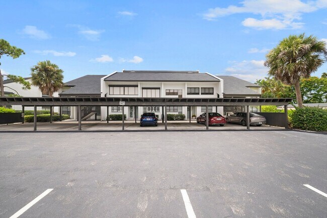 Building Photo - 16472 Timberlakes Dr