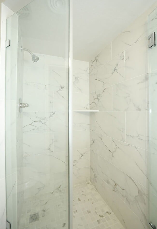 Building Photo - 12910 Queensbury Ln