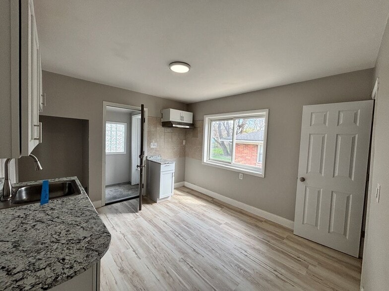 Building Photo - 21434 Panama St