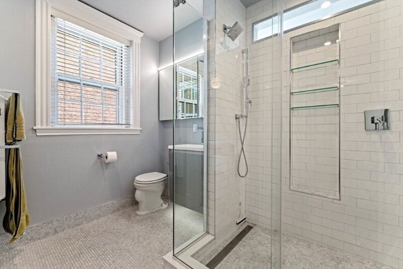 Building Photo - 43 Linnaean St