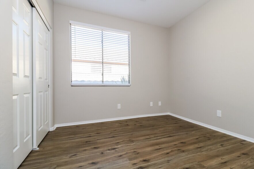 Building Photo - 15119 W Banff Ln