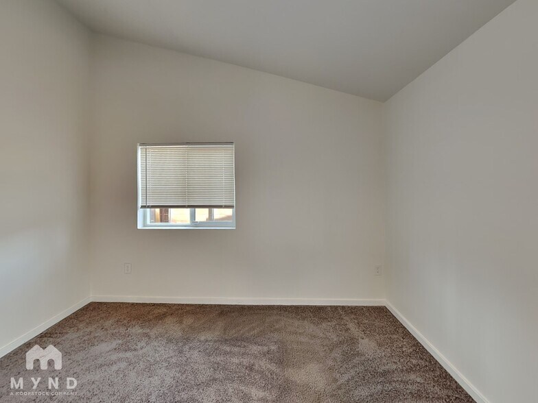 Building Photo - 7203 SE Harmony Dr